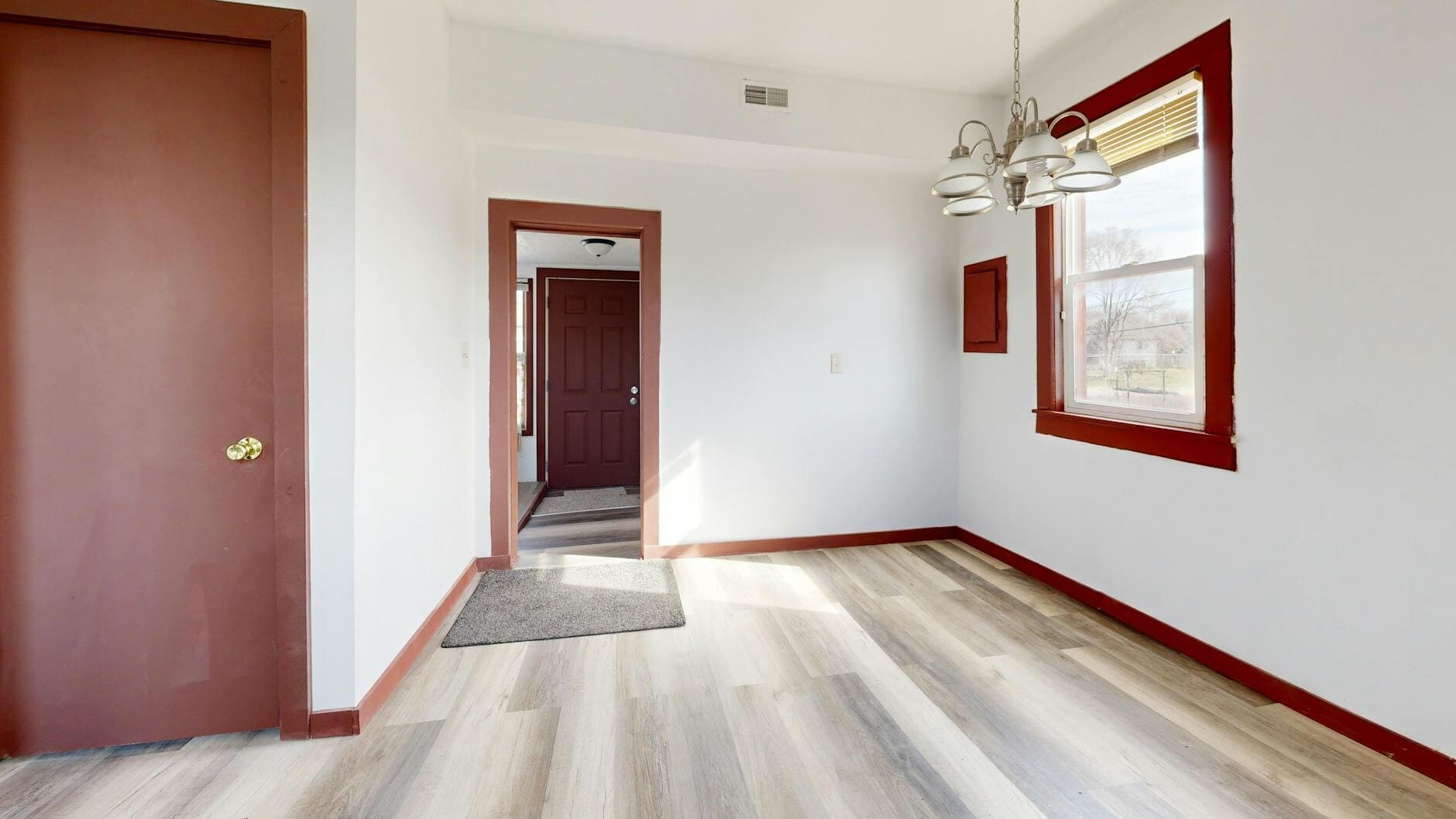 Hardwood vs. Luxury Vinyl Plank Flooring: Which Is Right for Your Pinellas County Home in 2026?